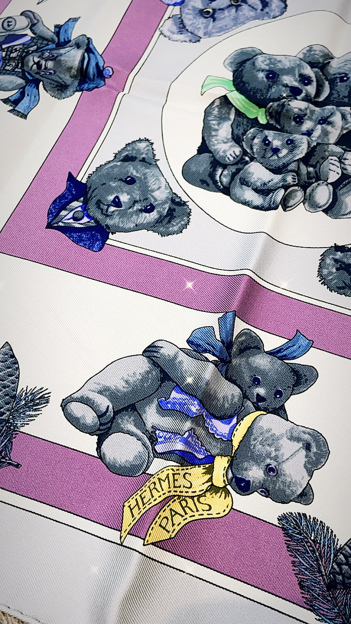 HERMÈS VINTAGE CONFIDENTS DES COEURS SILK SCARF