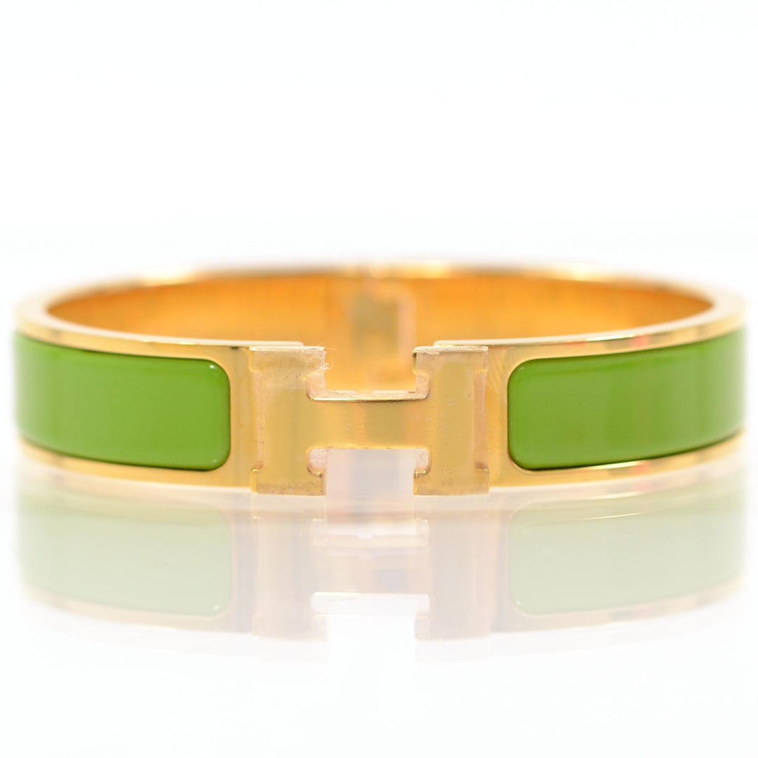 HERMÈS ENAMEL NARROW CLIC CLAC H BRACELET IN GREEN