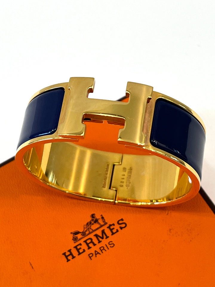 HERMÈS CLIC CLAC H WIDE BRACELET IN NAVY BLUE
