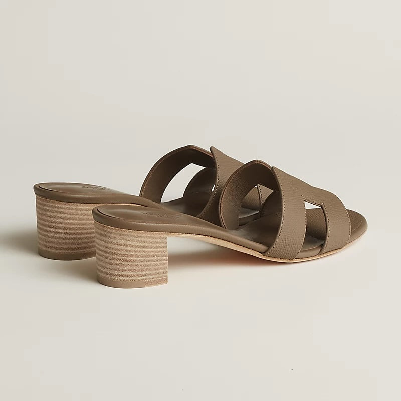 HERMÈS ORAN OASIS H EPSOM LEATHER MULES IN ETOUPE