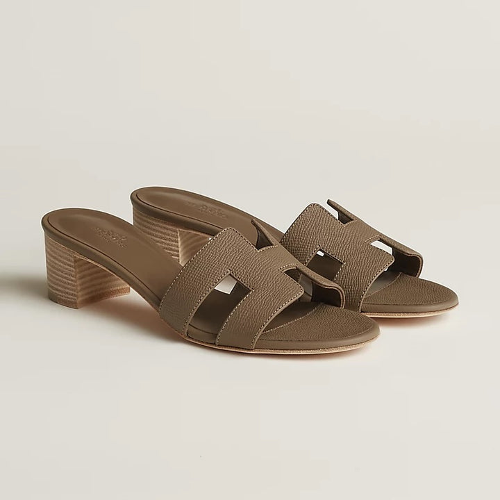HERMÈS ORAN OASIS H EPSOM LEATHER MULES IN ETOUPE