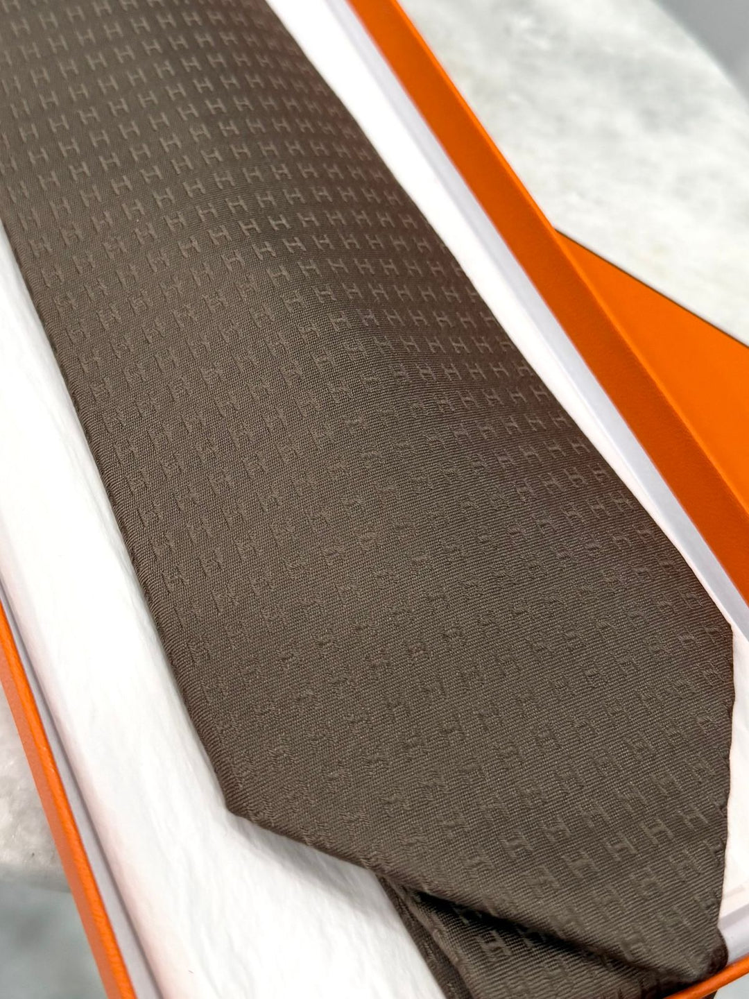 HERMÈS FAÇONNÉE H SILK TIE