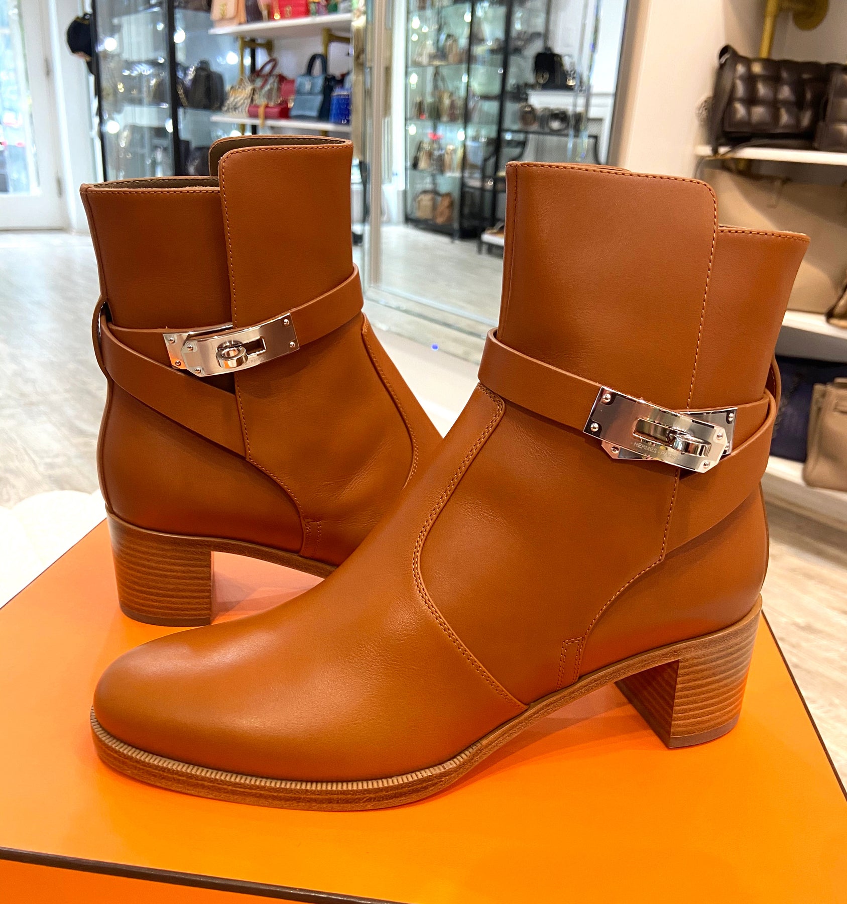 HERMÈS FRENCHIE 50 LEATHER ANKLE BOOTS – Caroline's Fashion Luxuries