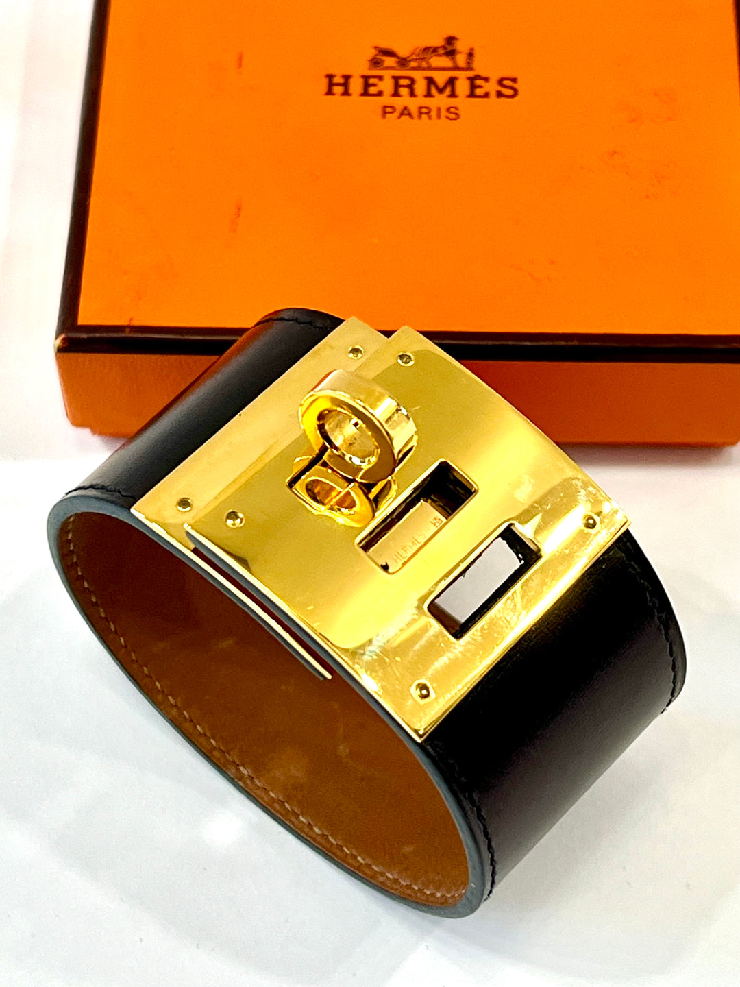 HERMÈS KELLY DOG CUFF LEATHER BRACELET