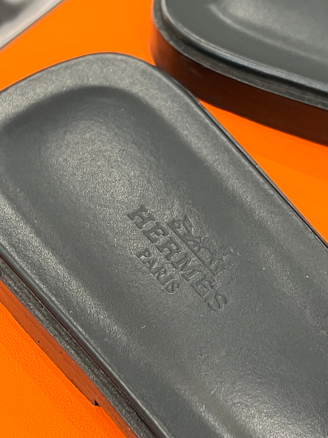 HERMÈS ORAN LEATHER SANDALS