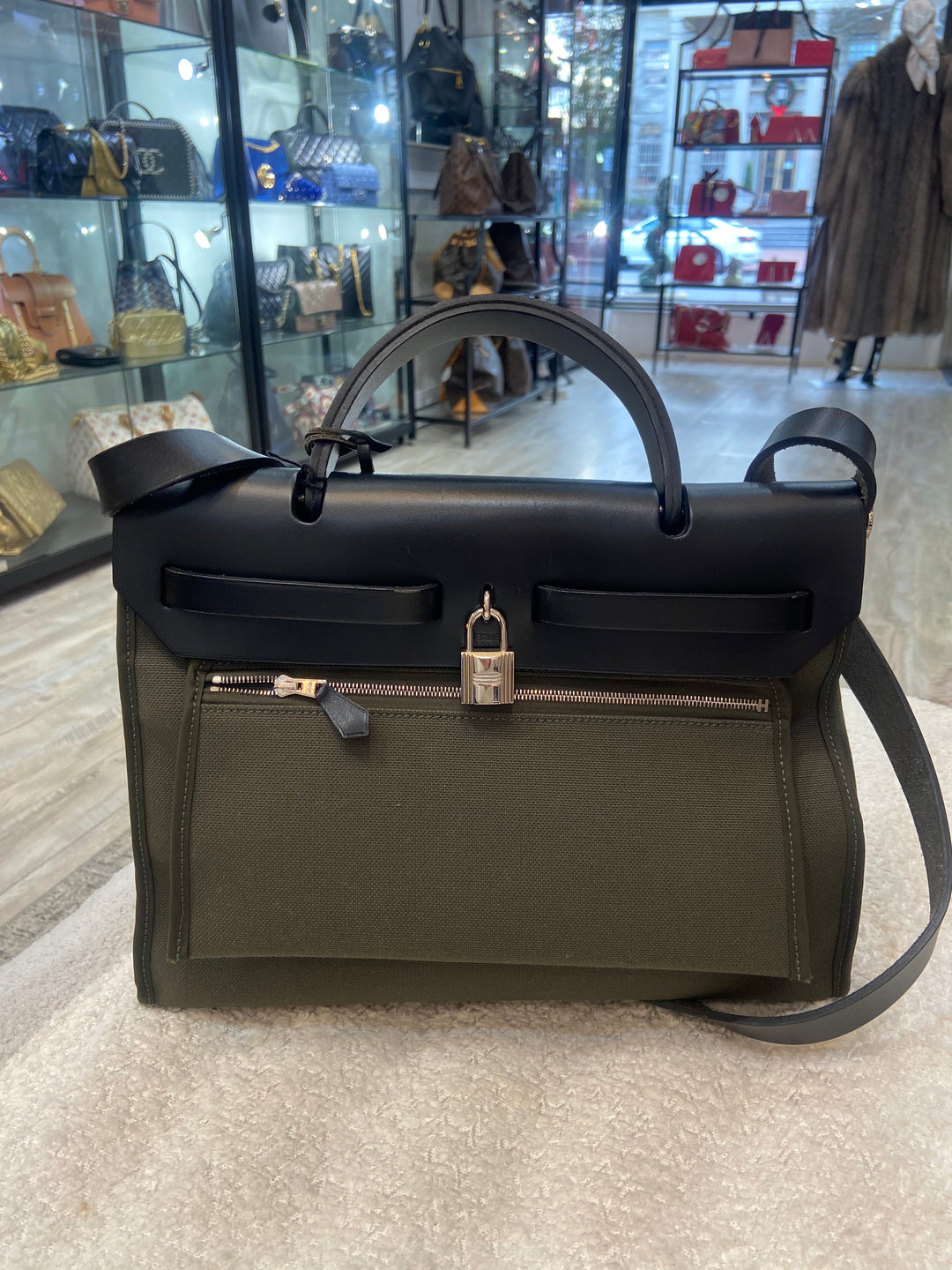 【洗練デザイン】HERMES Sac Herbag Zip 31 Zipルトゥルネバッグ Hermès Herbag ZIP 31 Ebene / Ecru Circuit Palladium Hardware