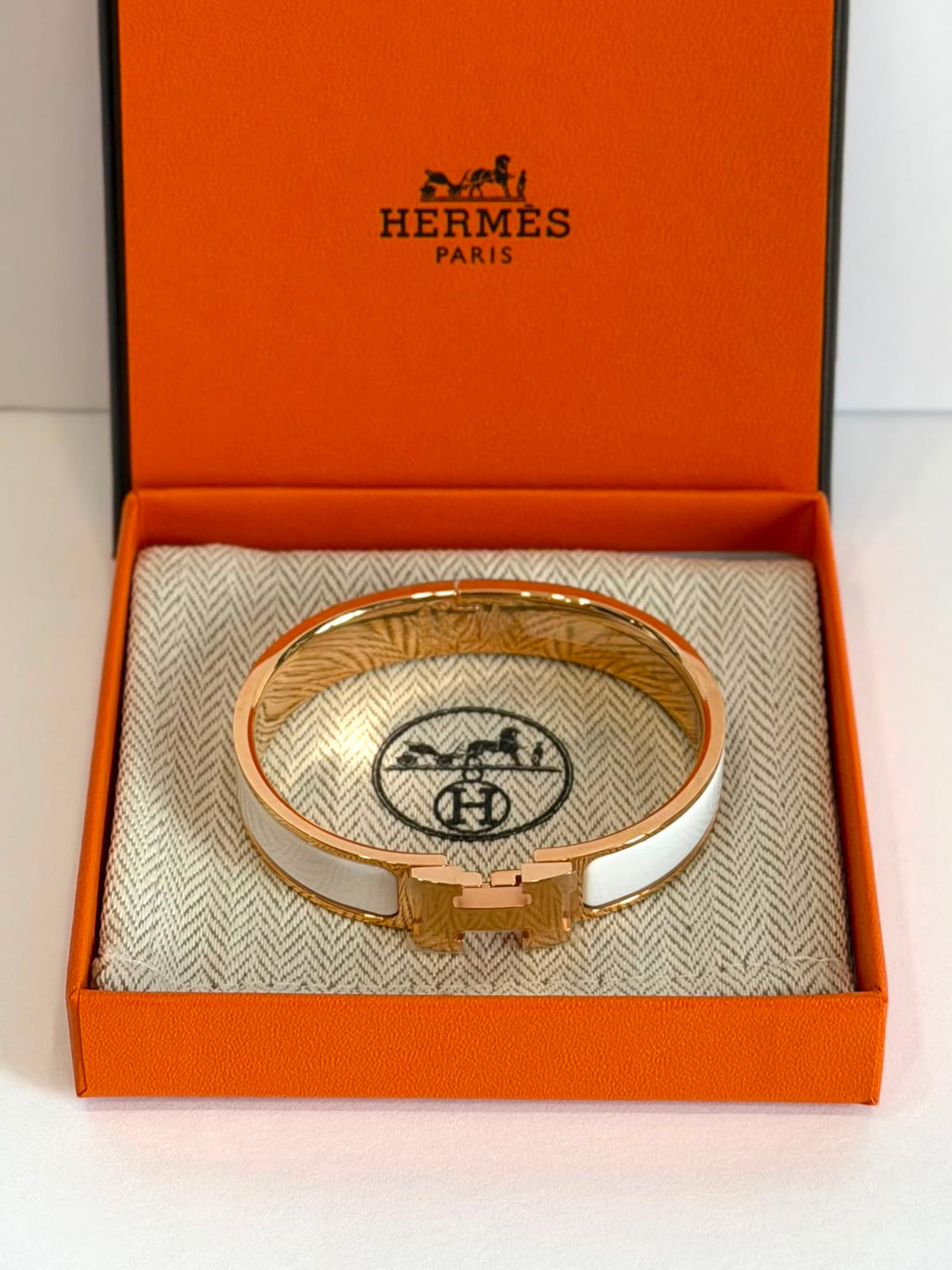 HERMÈS CLIC CLAC H ENAMEL BRACELET PM IN BLANC