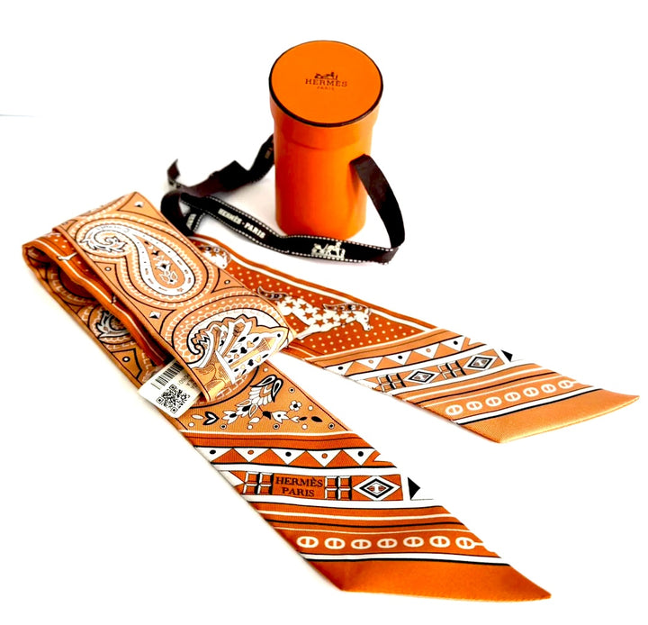 HERMÈS CHEVAL DE COEUR BANDANA SILK TWILLY