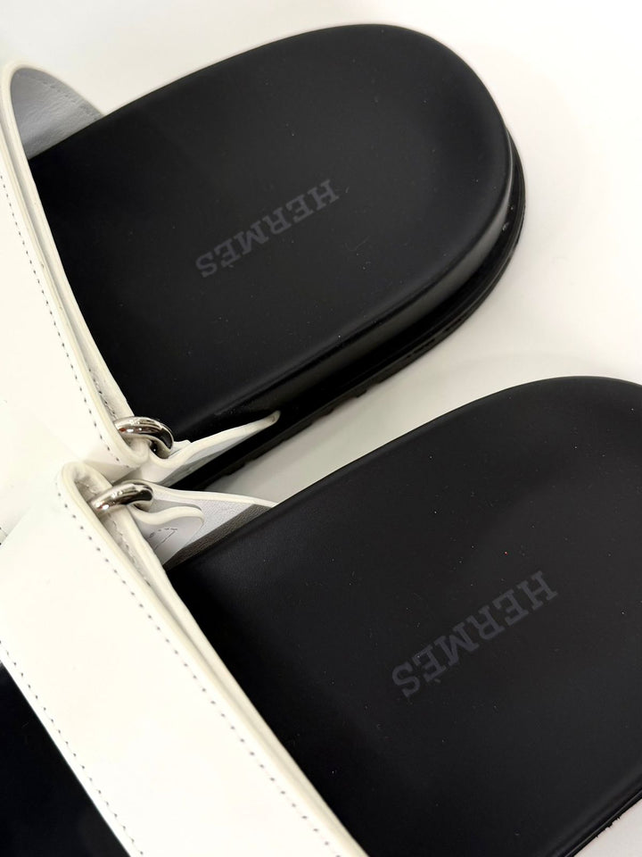 HERMÈS CHYPRE CALFSKIN LEATHER MULES