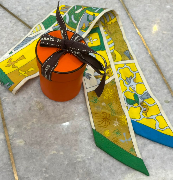 HERMÈS FACTORY SUITE TWILLY SILK SCARF