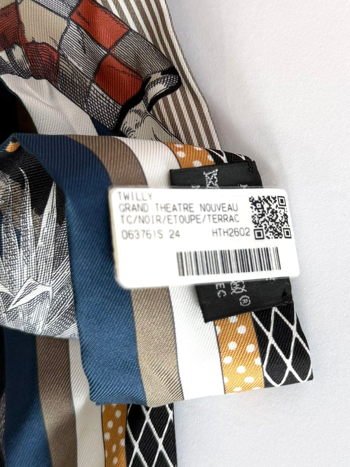 HERMÈS GRAND THÉÂTRE NOUVEAU SILK TWILLY