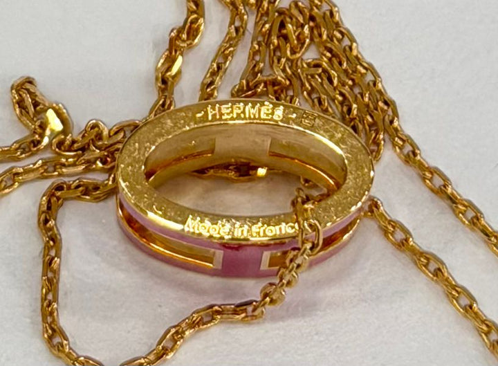 HERMÈS LACQUERED GOLD POP H PENDANT NECKLACE
