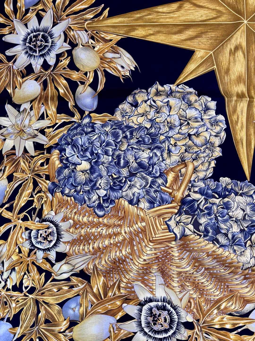 HERMÈS PASSIFLORES CARRÉ 90 SILK SCARF