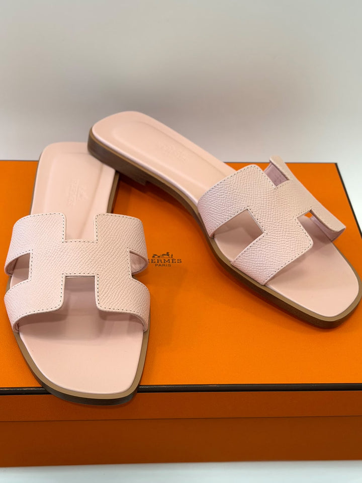 HERMÈS PINK LEATHER ORAN SANDALS