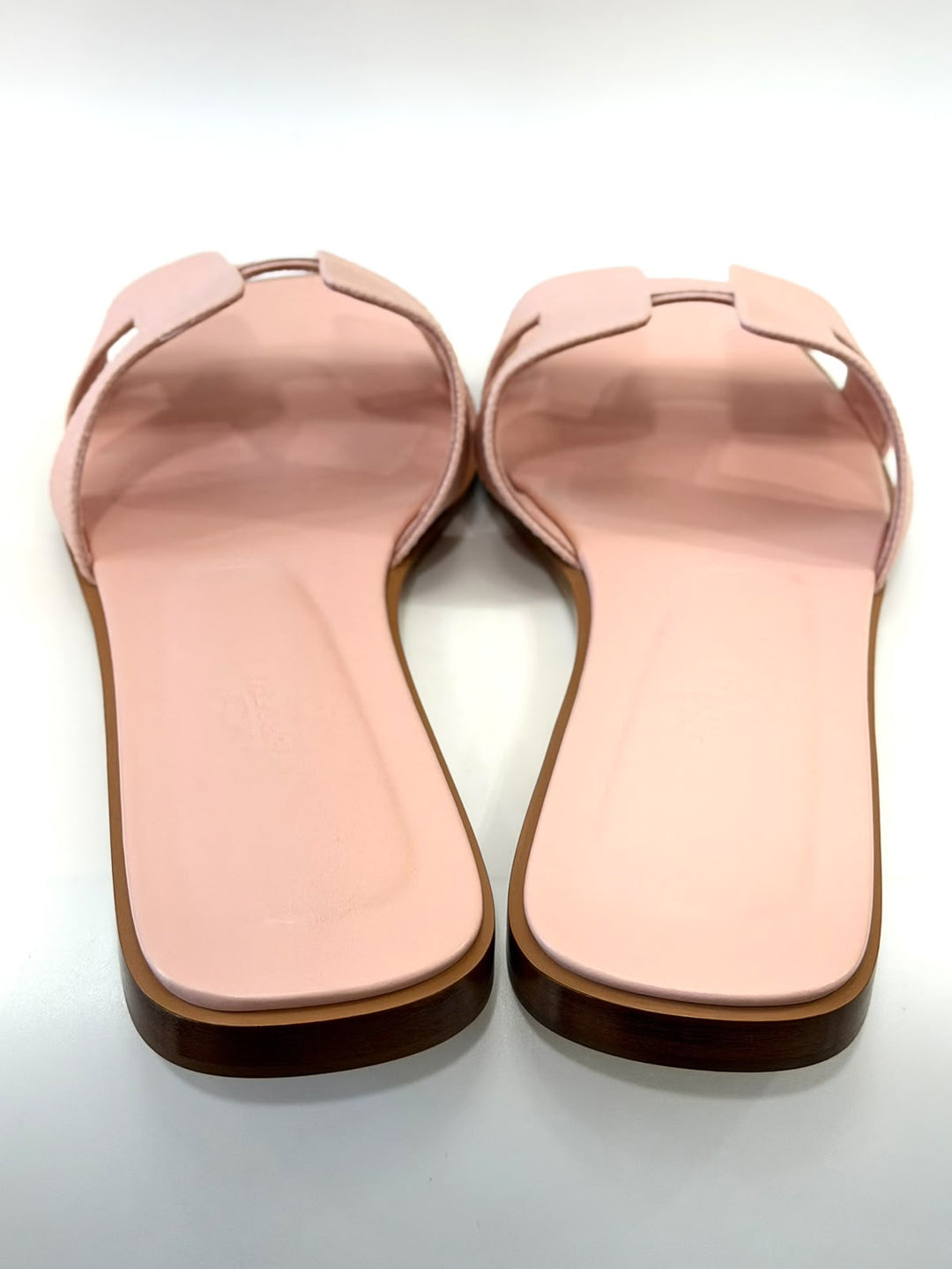 HERMÈS PINK LEATHER ORAN SANDALS