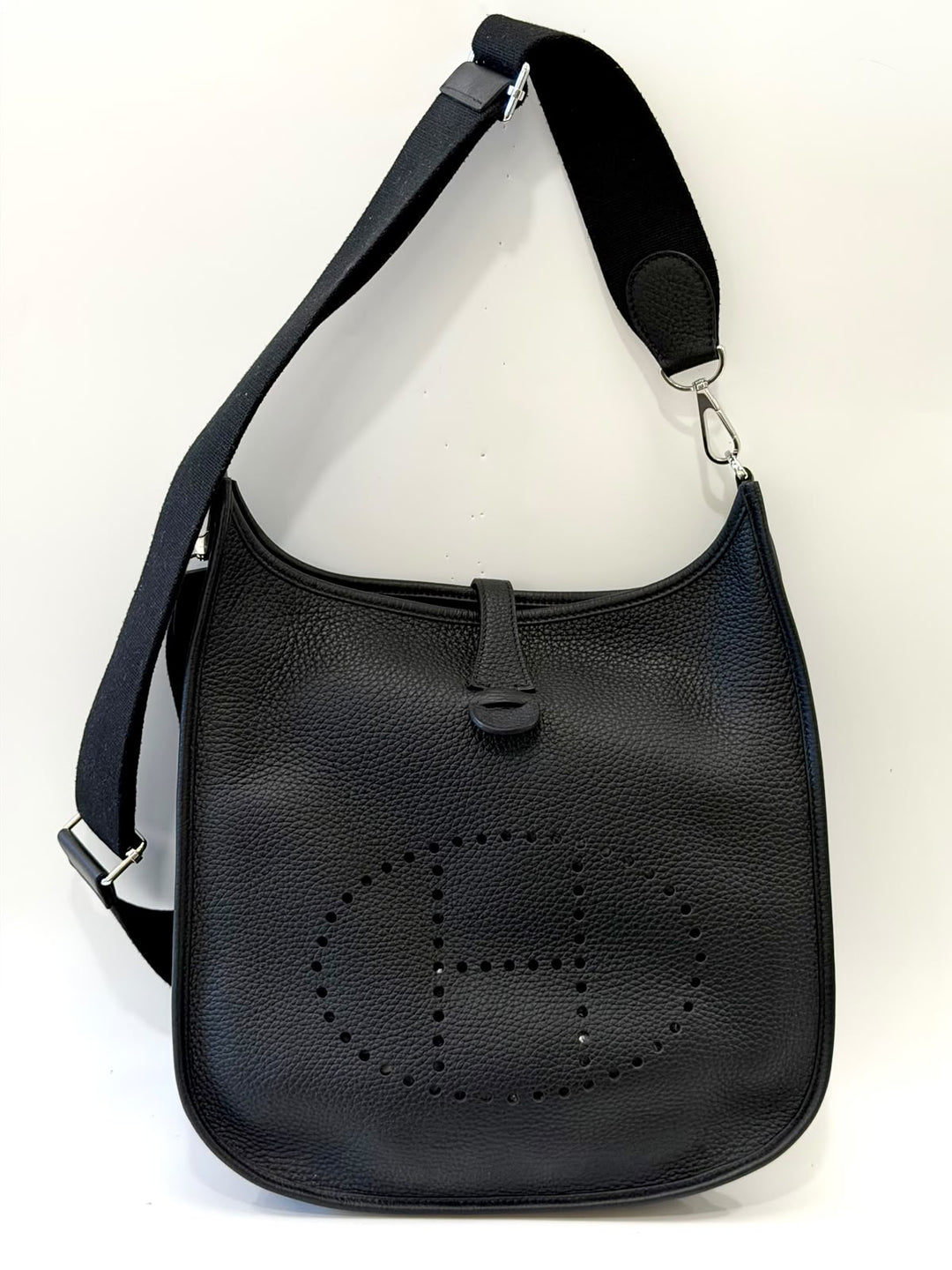 HERMÈS TAURILLON CLEMENCE LEATHER EVELYNE III GM CROSSBODY BAG