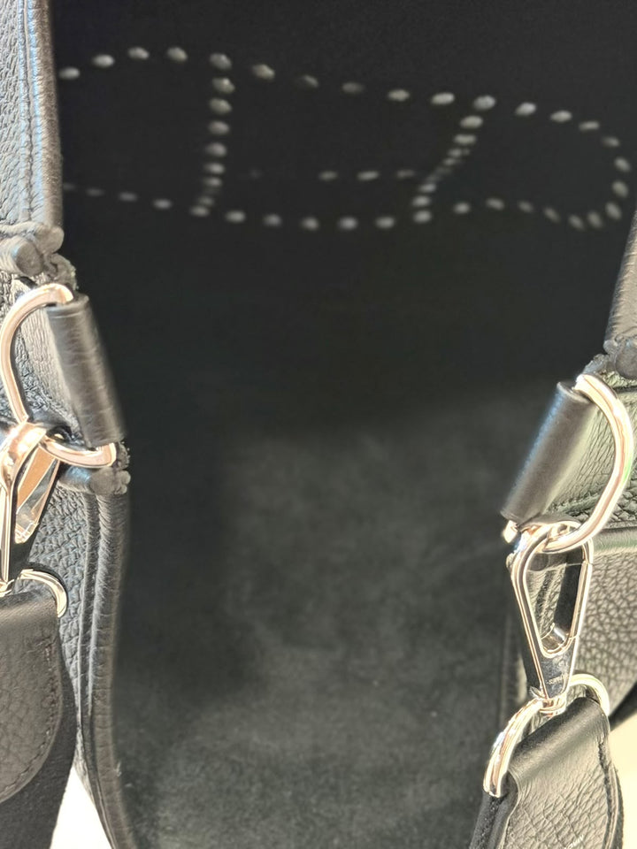 HERMÈS TAURILLON CLEMENCE LEATHER EVELYNE III GM CROSSBODY BAG