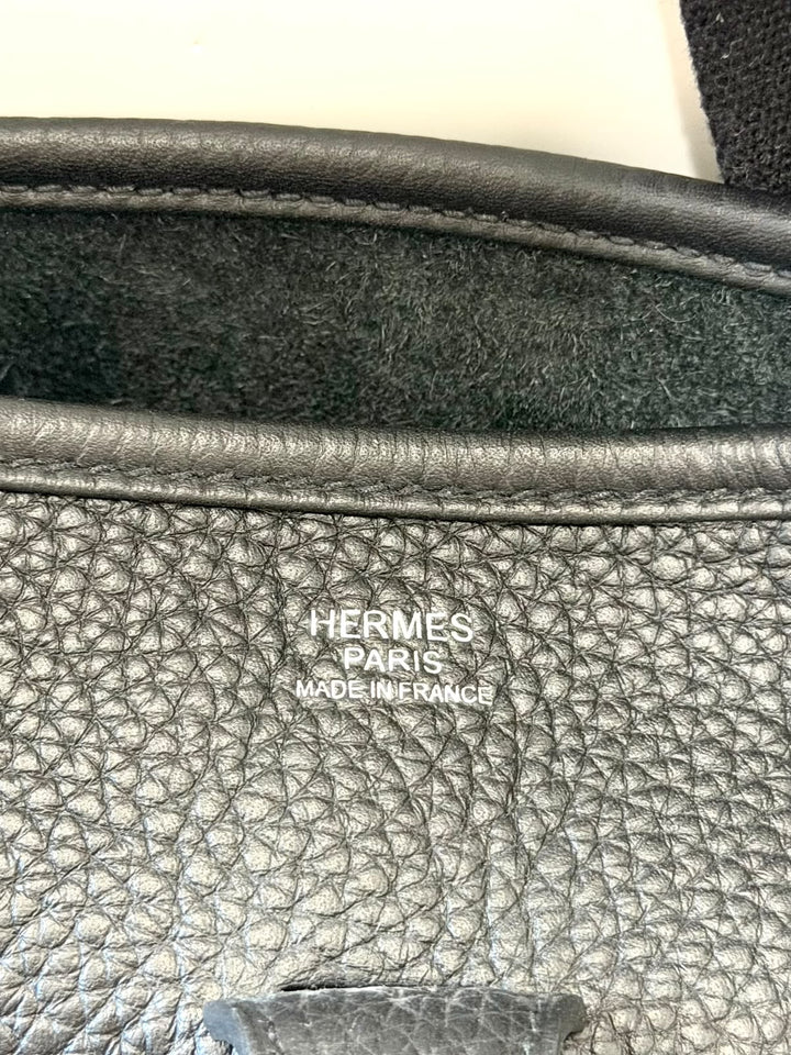 HERMÈS TAURILLON CLEMENCE LEATHER EVELYNE III GM CROSSBODY BAG
