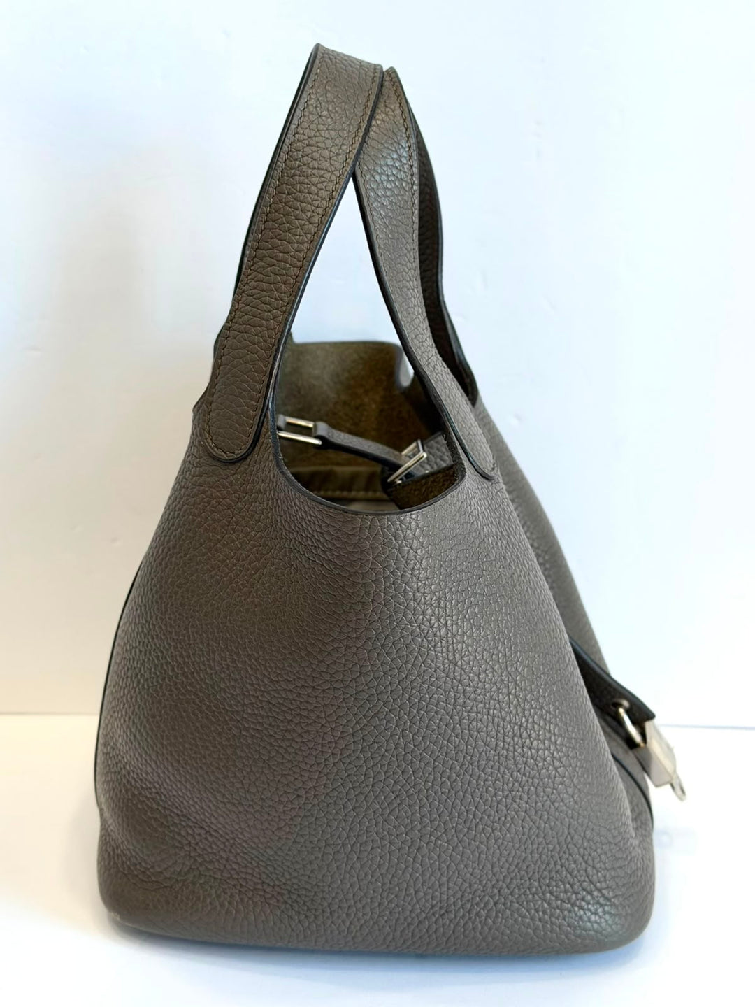 HERMÈS TAURILLON CLÉMENCE LEATHER PICOTIN LOCK 18 HANDBAG