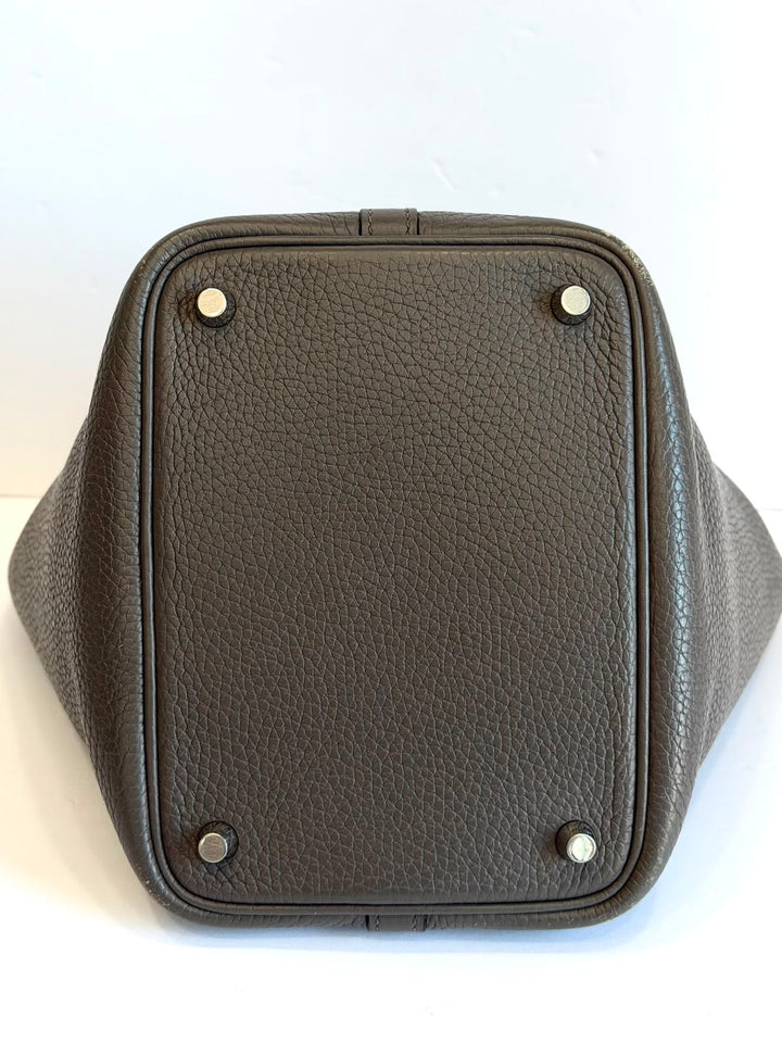 HERMÈS TAURILLON CLÉMENCE LEATHER PICOTIN LOCK 18 HANDBAG