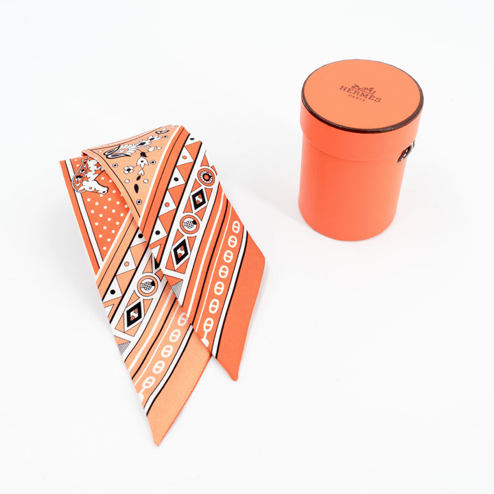 HERMÈS CHEVAL DE COEUR BANDANA SILK TWILLY