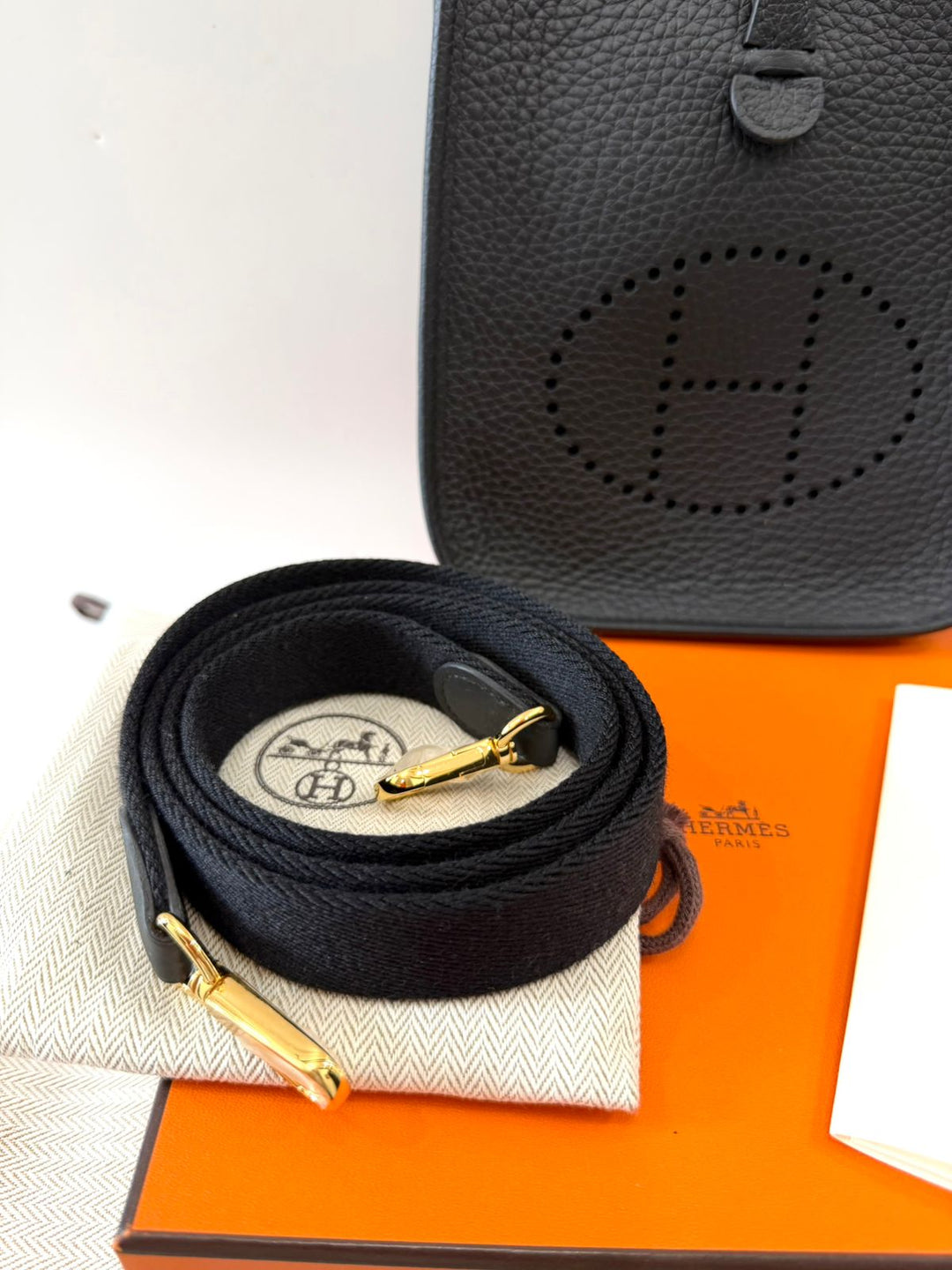 HERMÈS EVELYNE 16 AMAZONE TAURILLON CLEMENCE LEATHER CROSSBODY BAG IN NOIR