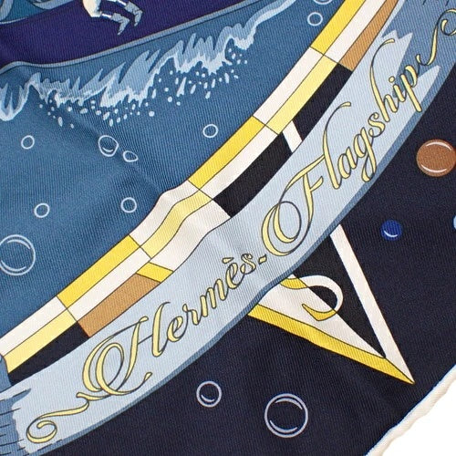 HERMÈS CARRE FLAGSHIP MARINE FONCÉ JAUNE SILK TWILL SCARF