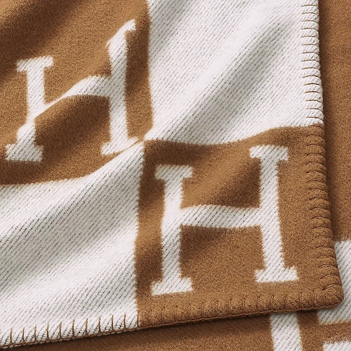 HERMÈS CLASSIC AVALON BLANKET IN ECRU CAMEL
