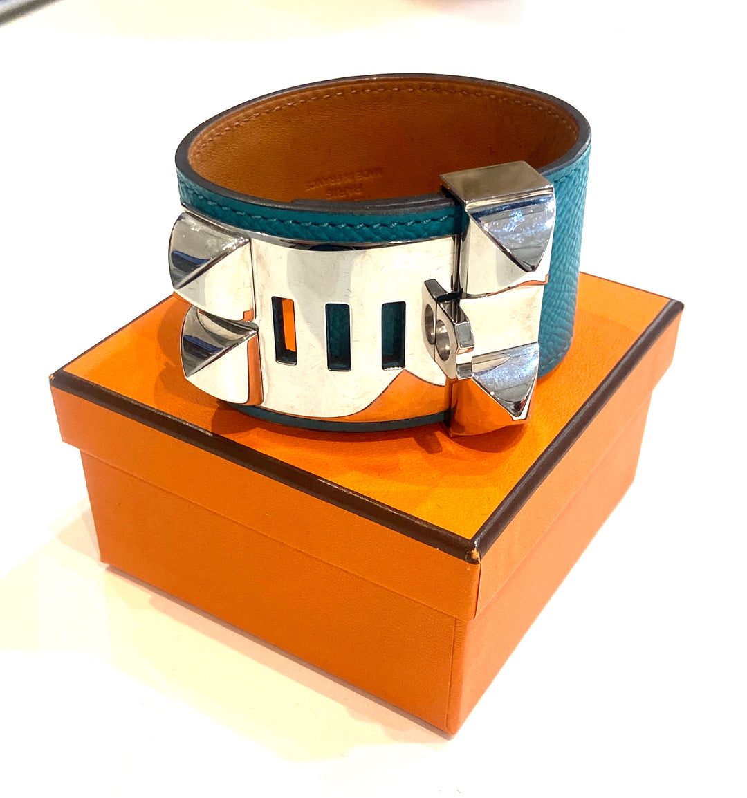 HERMÈS COLLIER DE CHIEN CUFF EPSOM LEATHER BRACELET