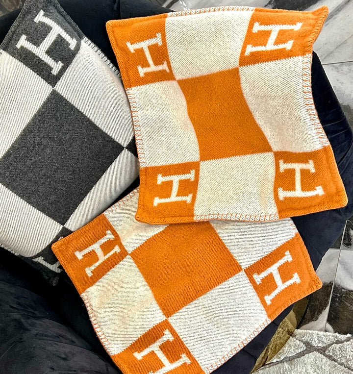 HERMÈS AVALON ECRU &amp; POTRRON SIGNATURE H PILLOW CASE