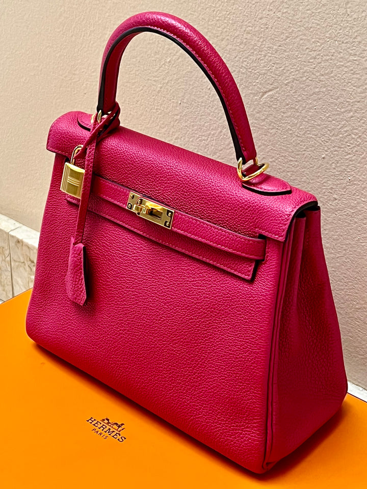 HERMÈS KELLY 25 CLEMENCE LEATHER BAG IN ROSE EXTREME