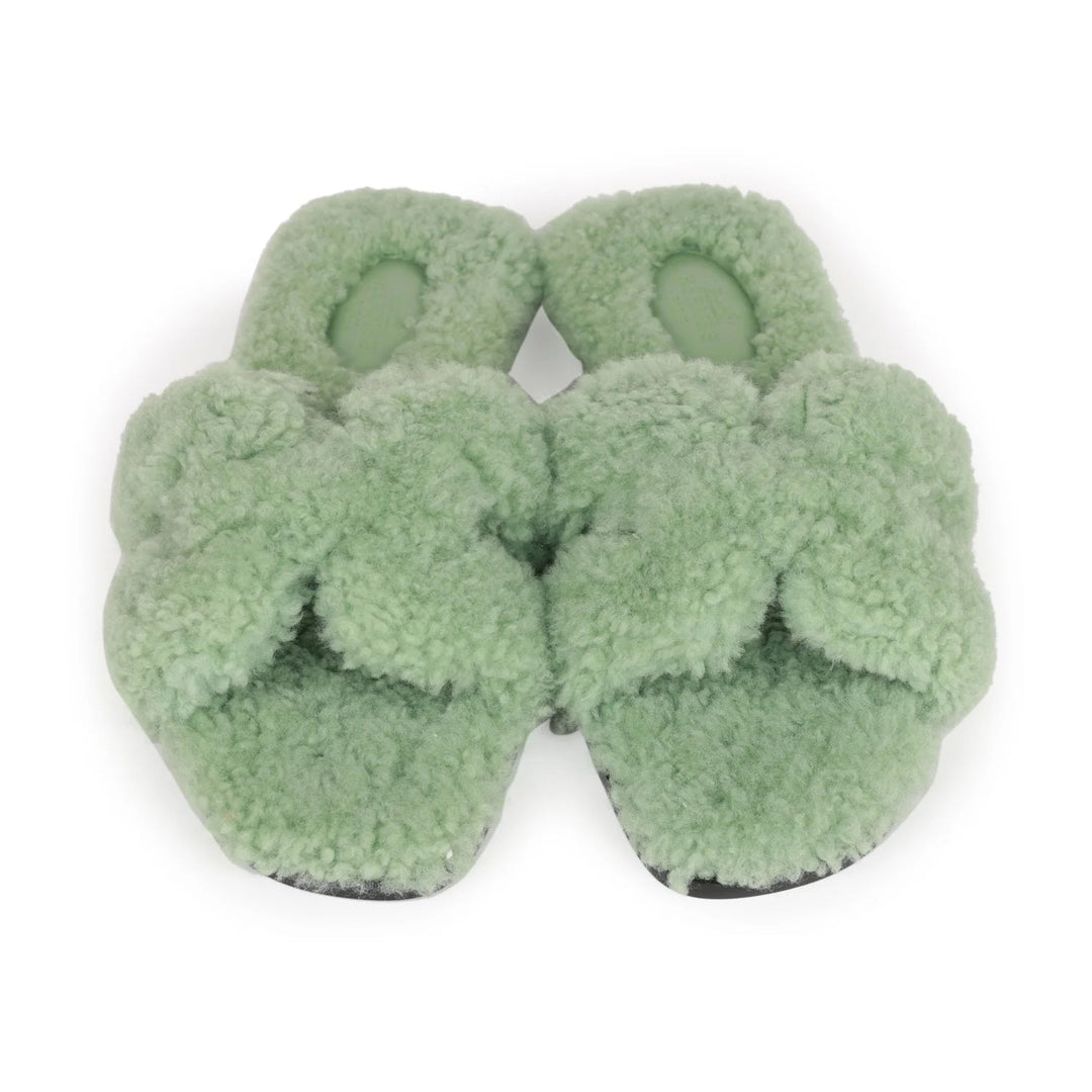 HERMÈS WOOLSKIN ORAN SANDALS IN VERT D&