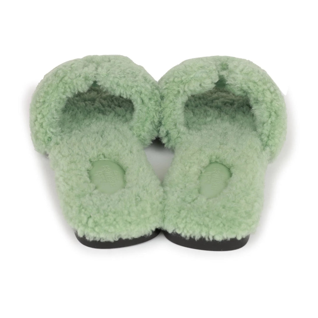 HERMÈS WOOLSKIN ORAN SANDALS IN VERT D&