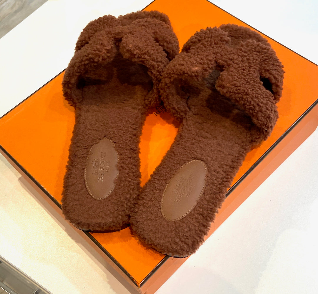 HERMÈS ORAN TEDDY SHEARLING FUR MULE SANDALS