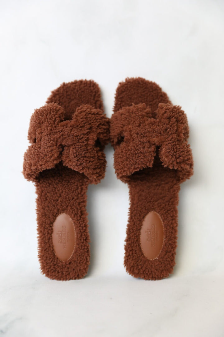 HERMÈS ORAN TEDDY SHEARLING FUR MULE SANDALS