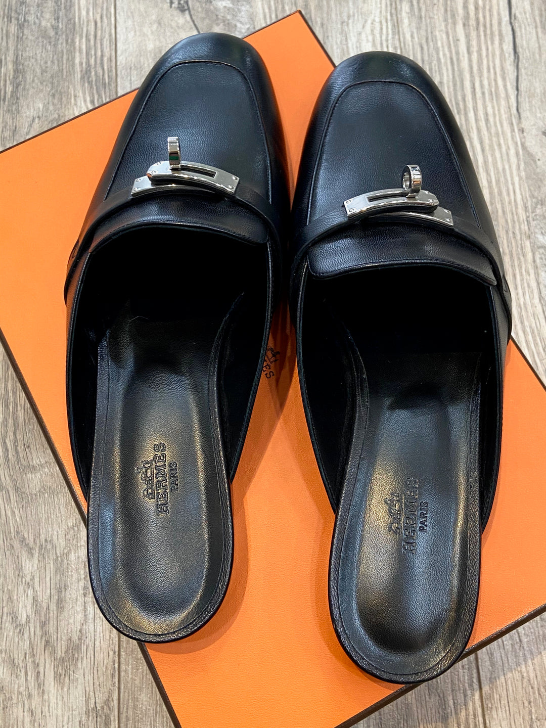 HERMÈS KELLY OZ CALFSKIN LEATHER MULES
