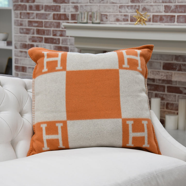 HERMÈS AVALON ECRU &amp; POTRRON SIGNATURE H PILLOW CASE