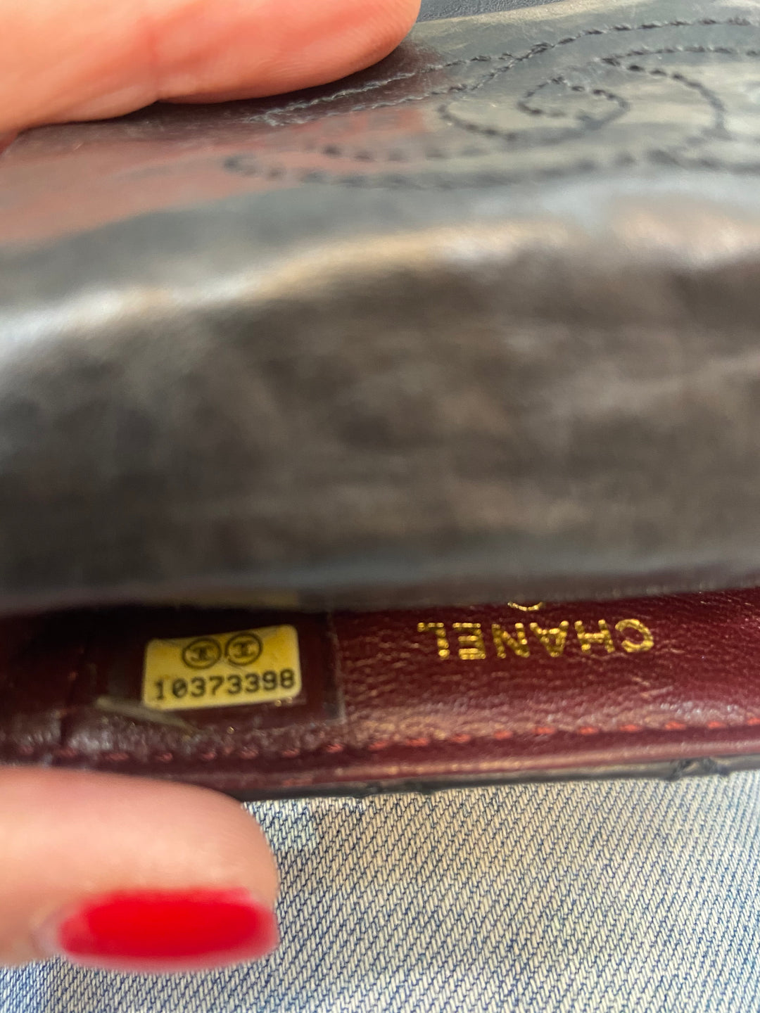 CHANEL QUILTED AGED CALFSKIN 2.55 REISSUE PHONE CASE