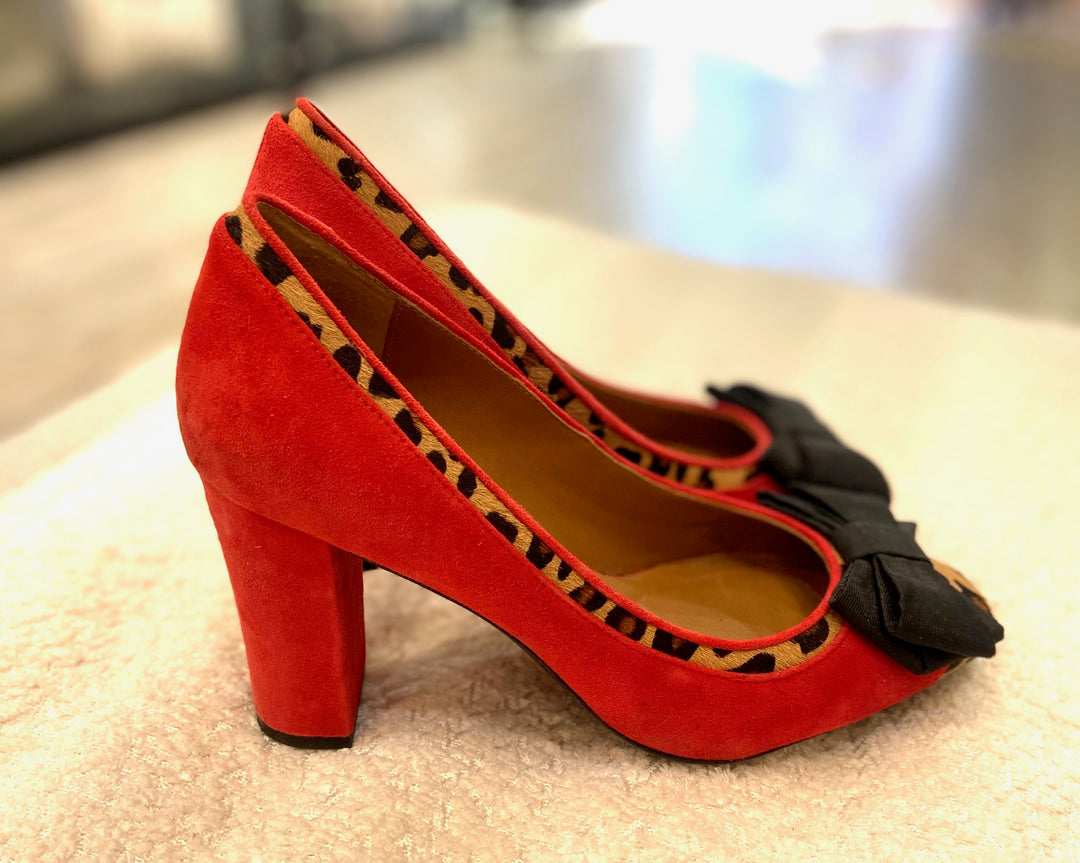 ISAAC MIZRAHI NY SUEDE LEOPARD PRINT BOW PUMPS