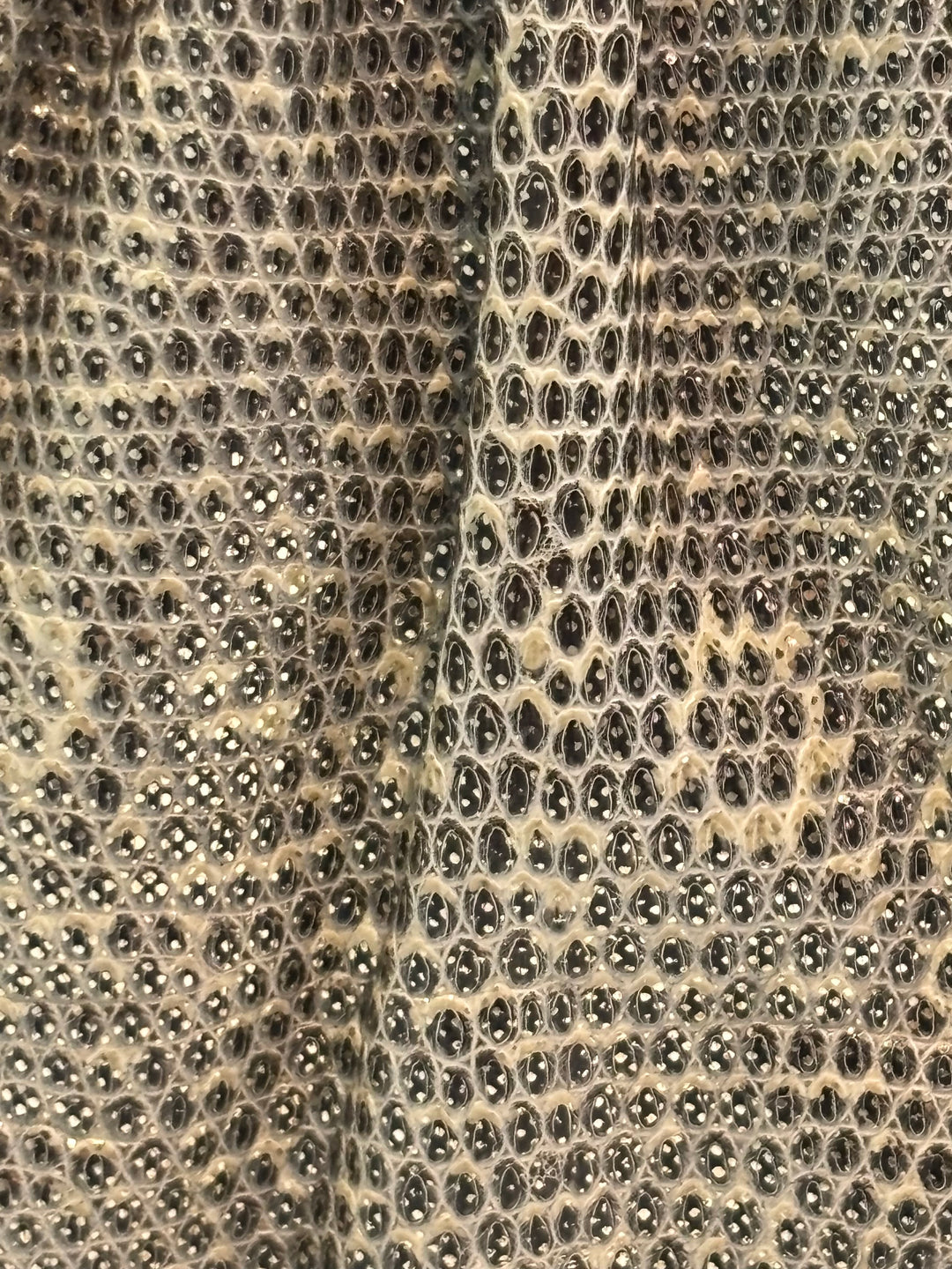 JUDITH LEIBER LIZARD SKIN GEMSTONE EMBELLISHED CHAIN CLUTCH BAG