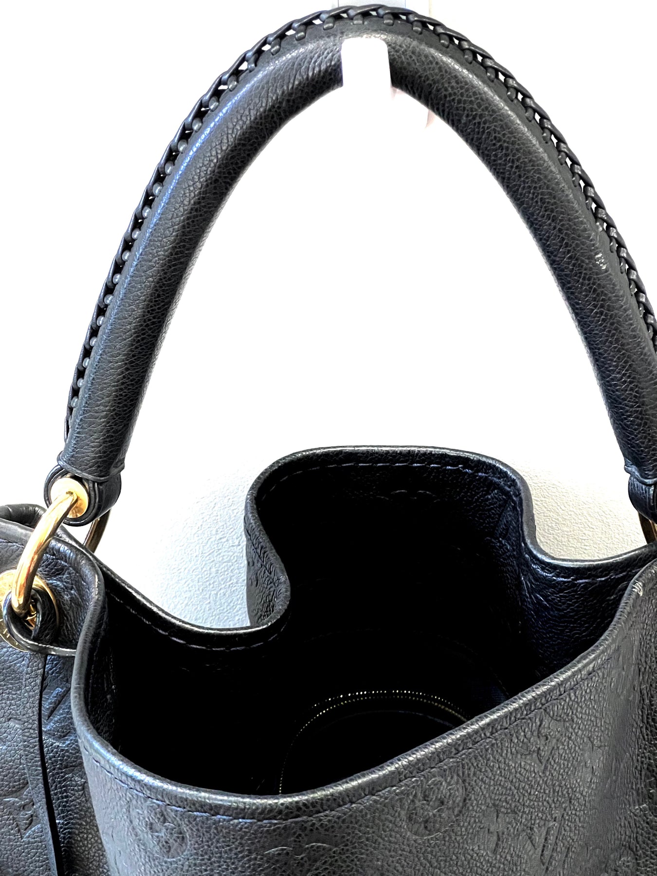 LOUIS VUITTON Artsy MM Beige Empreinte Leather Shoulder Hobo Handbag