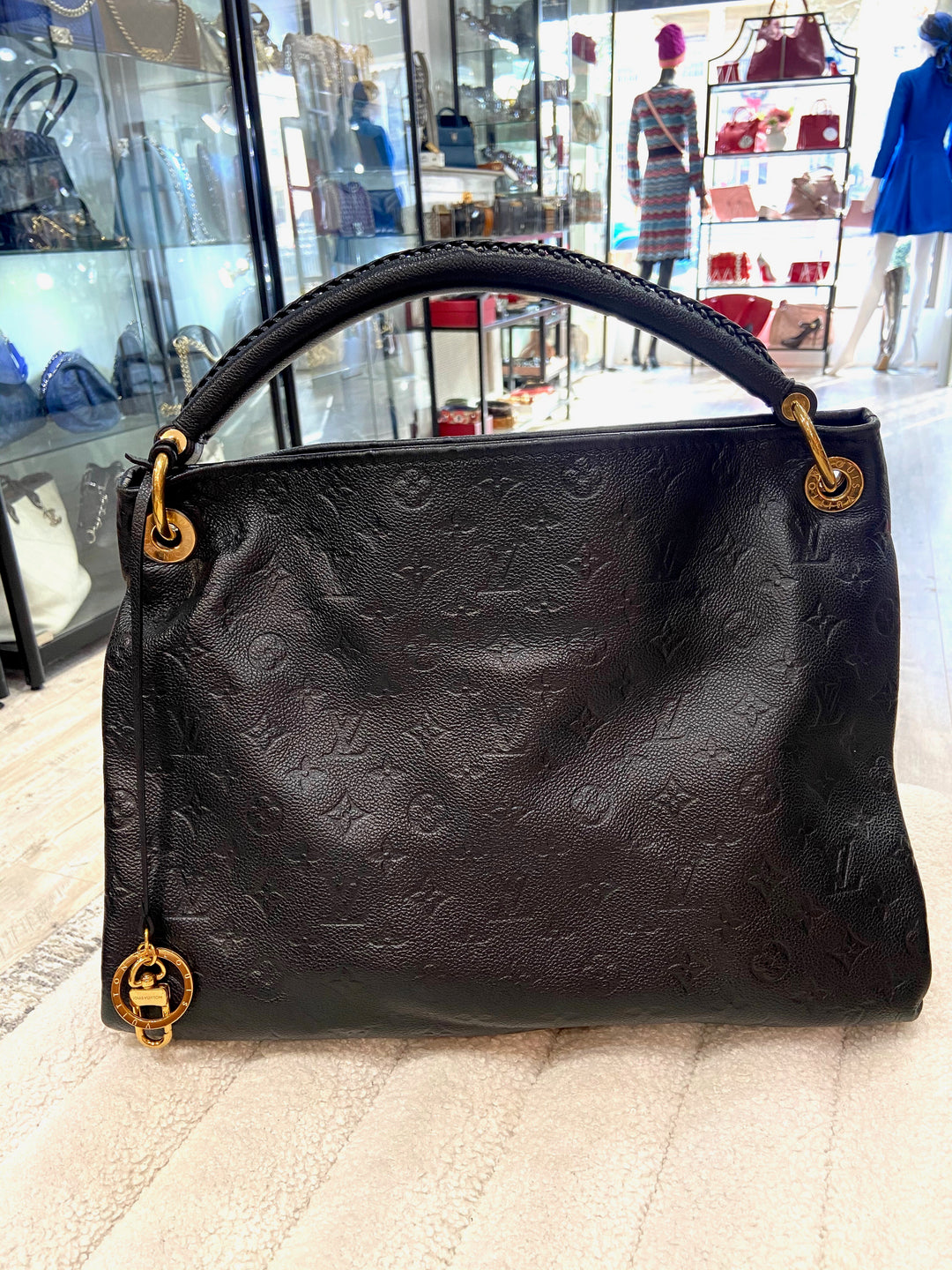 LOUIS VUITTON ARTSY MM EMPREINTE LEATHER MONOGRAM BAG – Caroline's