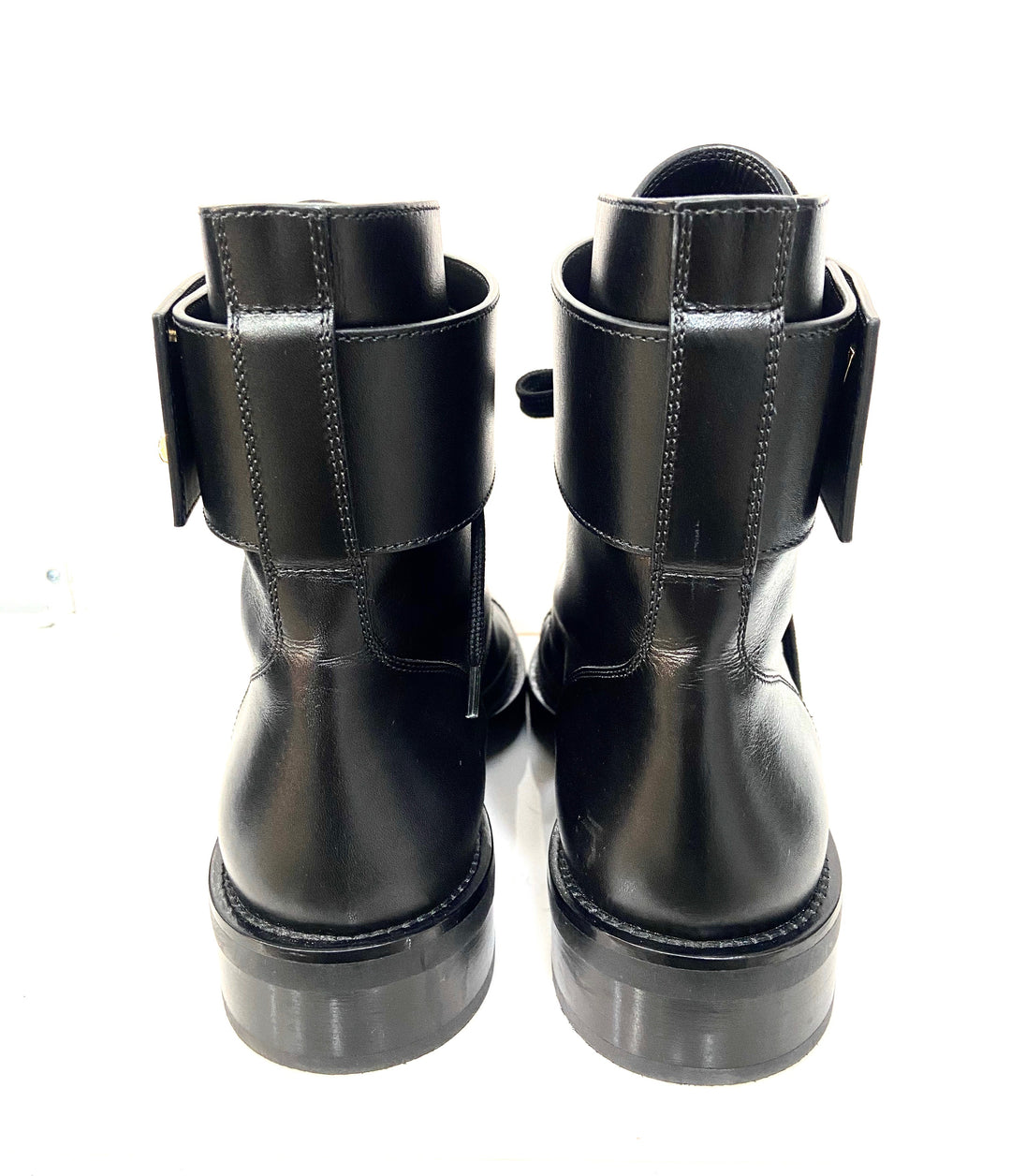LOUIS VUITTON CALFSKIN LEATHER WONDERLAND RANGER BOOTS