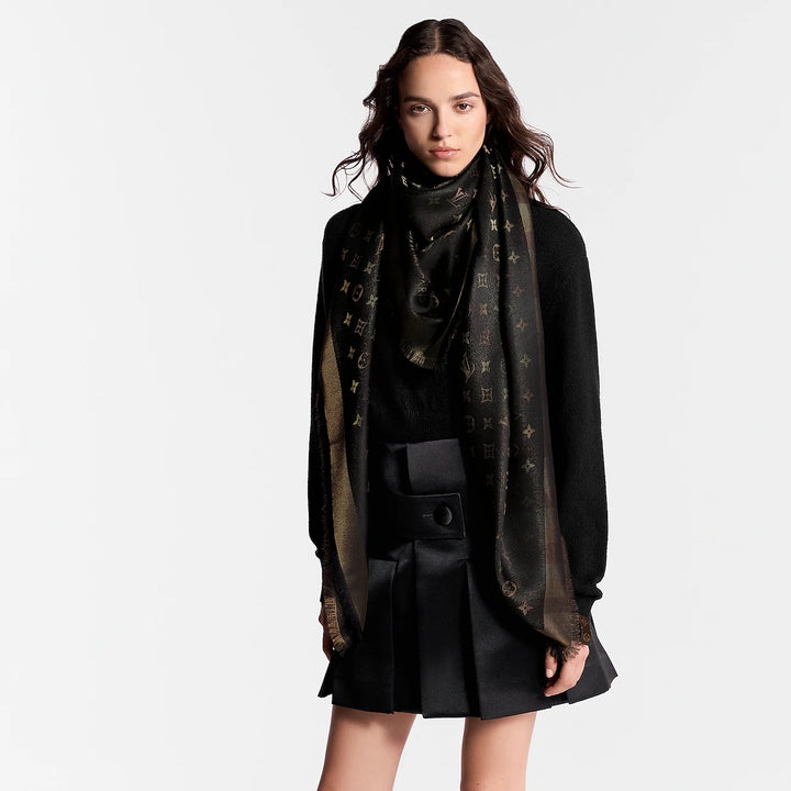 LOUIS VUITTON シルク100% スカーフ　黒 LOUIS VUITTON CHALE MONOGRAM SO SHINE SILK SCARF – Caroline's