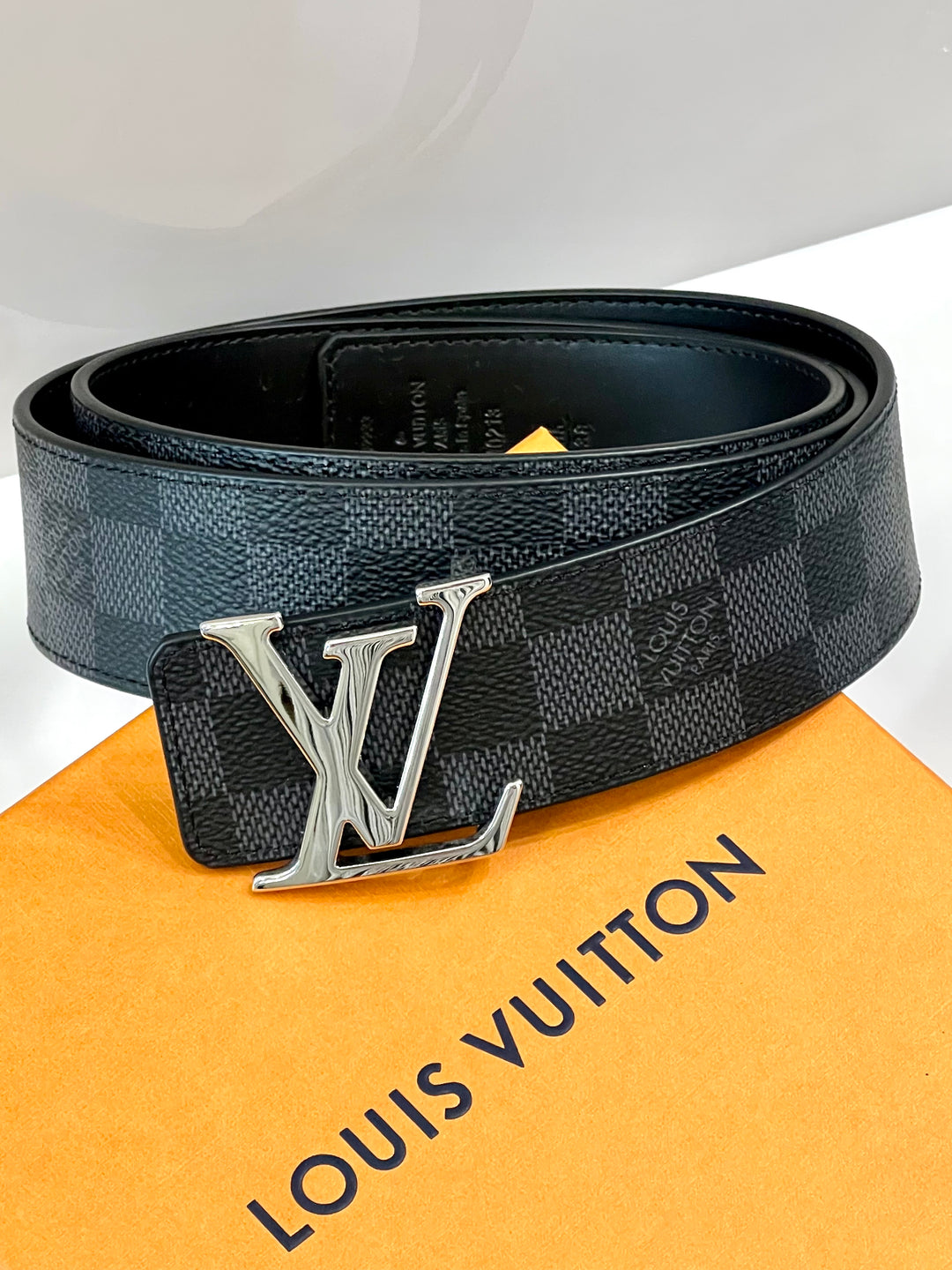 LOUIS VUITTON LV INITIALS DAMIER GRAPHITE BELT – Caroline's Fashion Luxuries