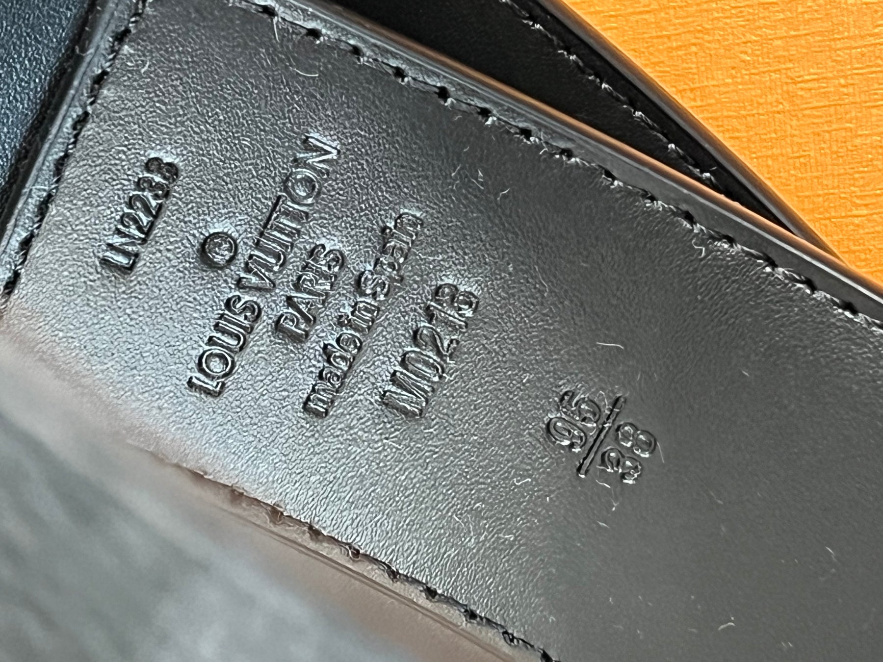 LV Initiales 40 mm Graphite Belt Size 95/38