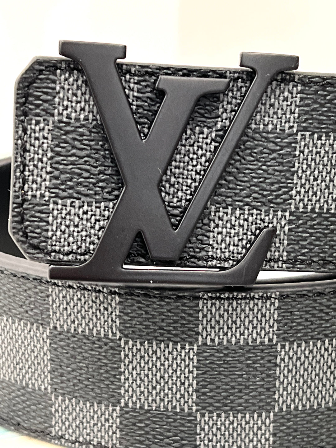 LOUIS VUITTON DAMIER GRAPHITE LV INITIALS 40MM BELT