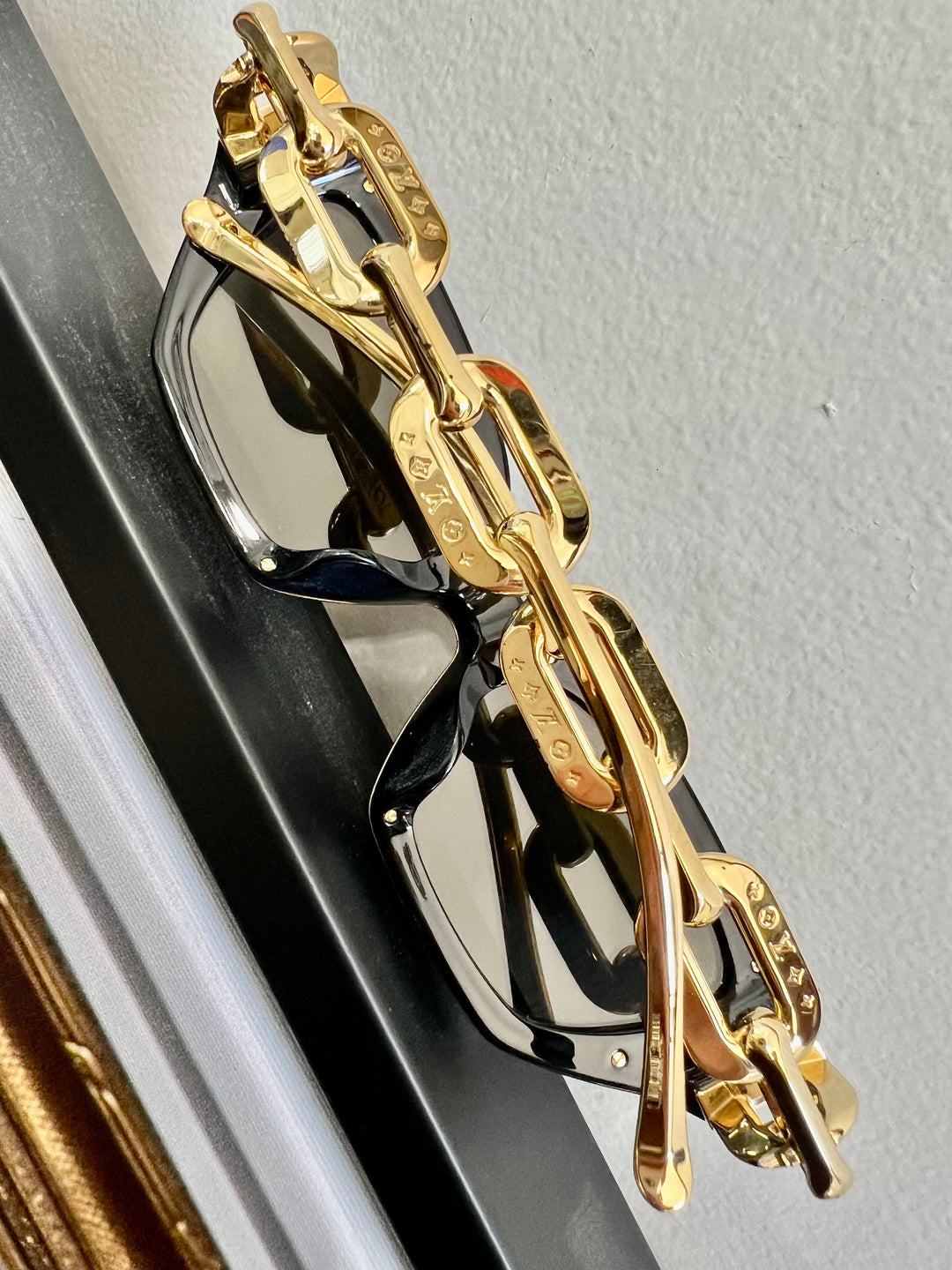 LOUIS VUITTON EDGE LV SUNGLASSES
