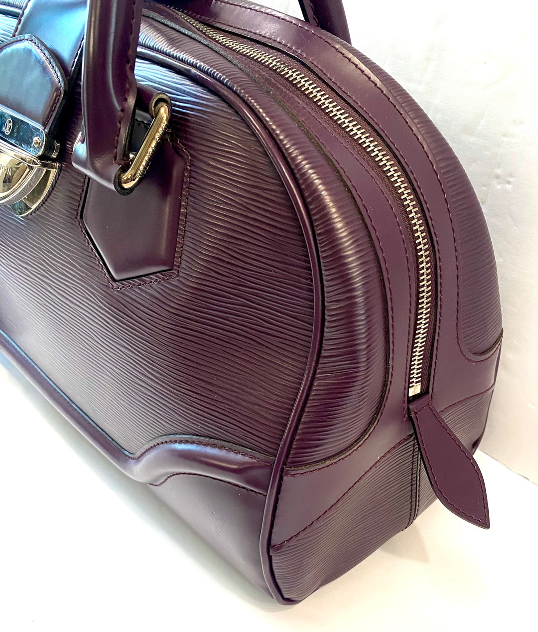 LOUIS VUITTON EPI LEATHER MONTAIGNE GM BOWLING BAG