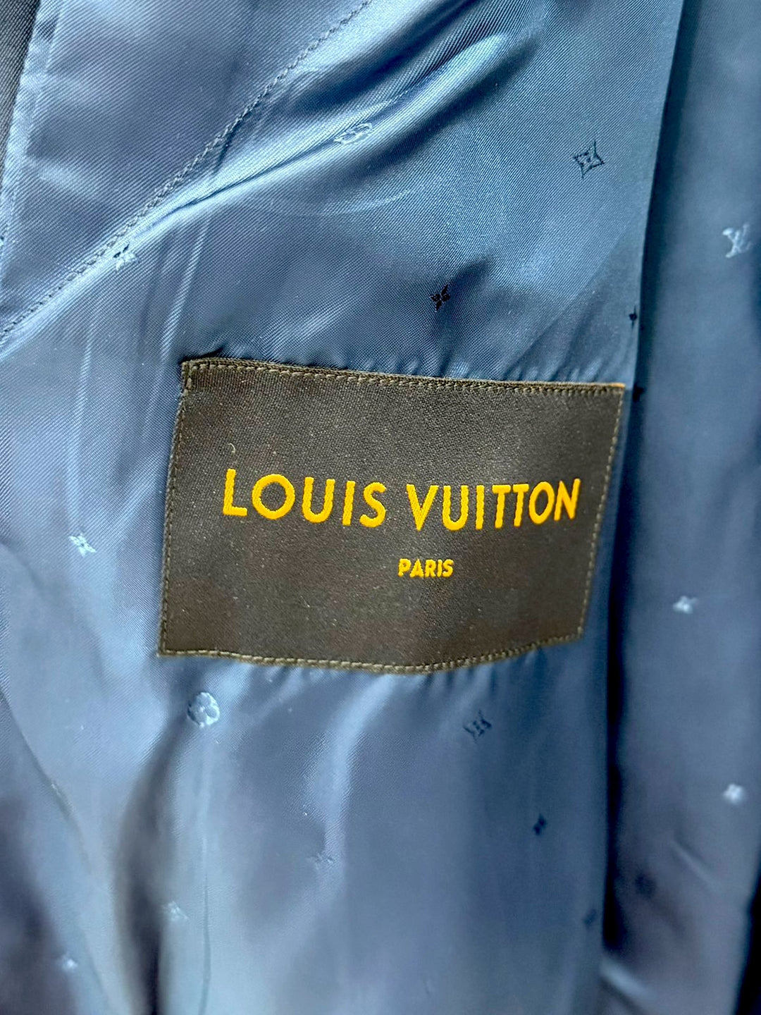 LOUIS VUITTON EMBROIDERED LETTERING MEN&